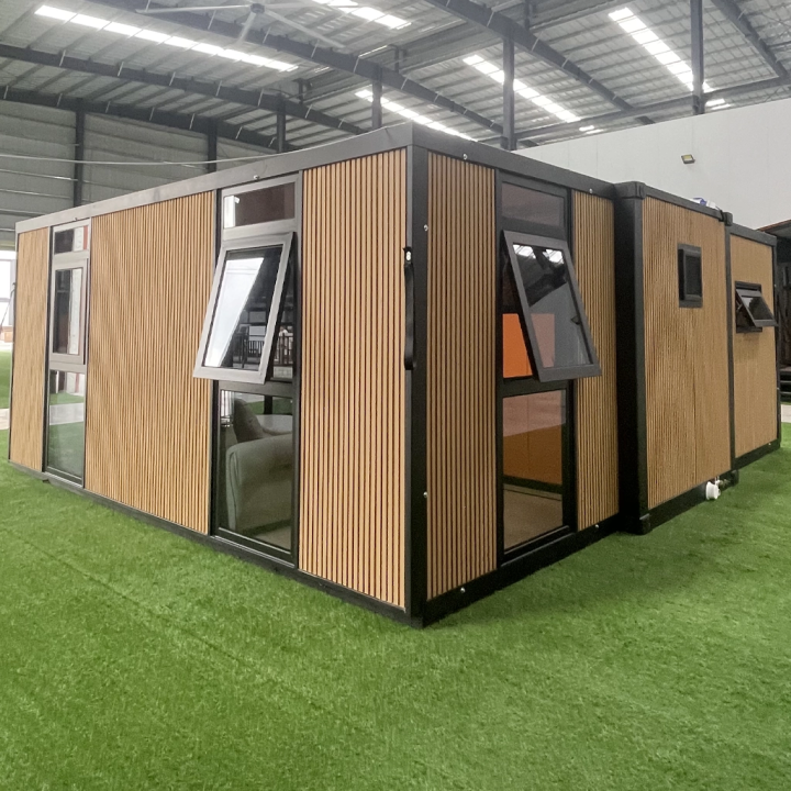 Luxus Containerhaus in Holzoptik | Vertikale Lamellen & Glaswand