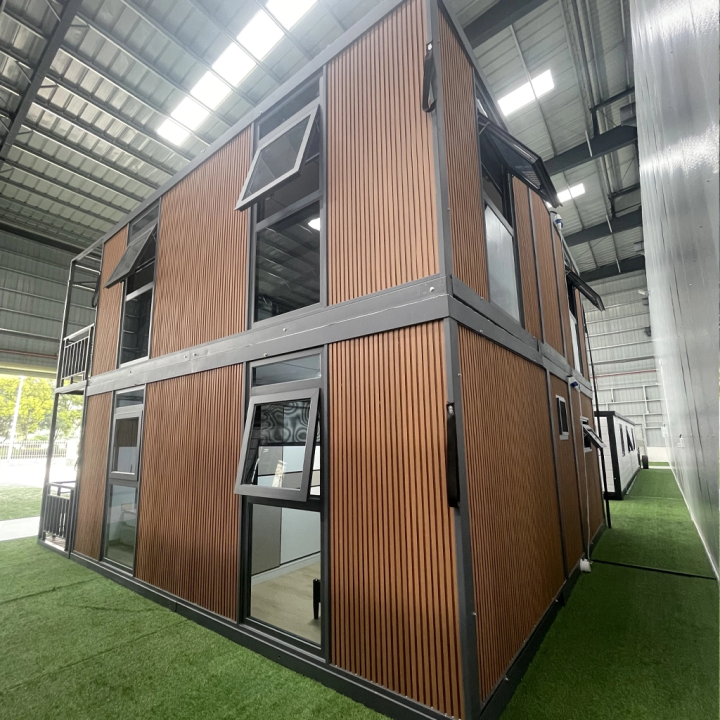 Casa Container Expansível 2 Andares com Escada Externa e Vidro