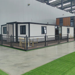Luxury White Expandable Villa with Floor-to-Ceiling Glass Doors