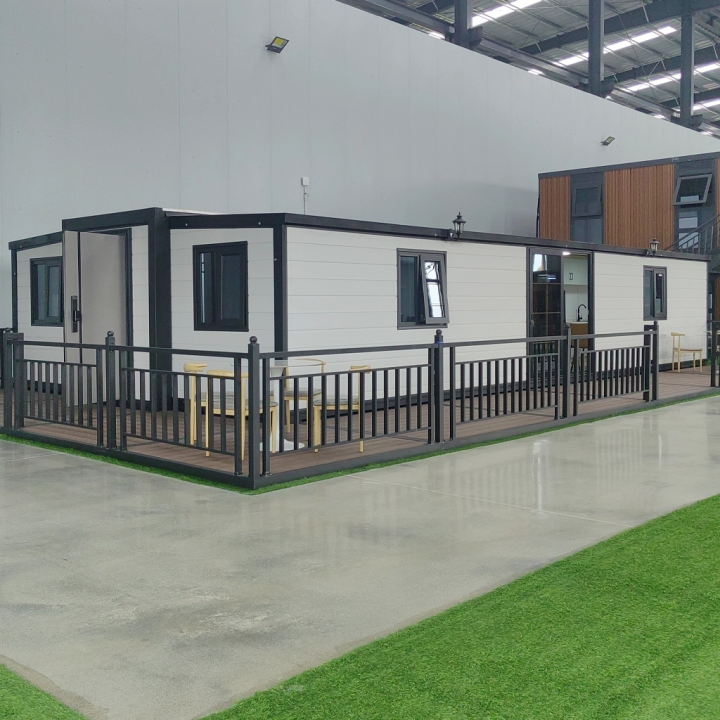 Luxury White Expandable Villa with Floor-to-Ceiling Glass Doors